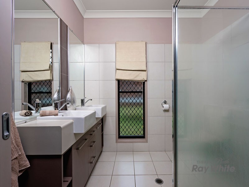 11 Cheyne Close, Bentley Park QLD 4869
