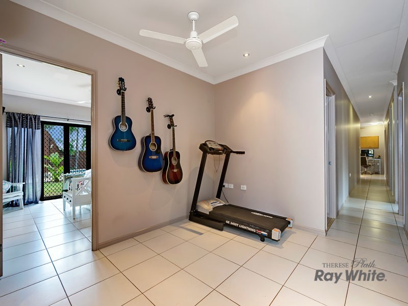11 Cheyne Close, Bentley Park QLD 4869