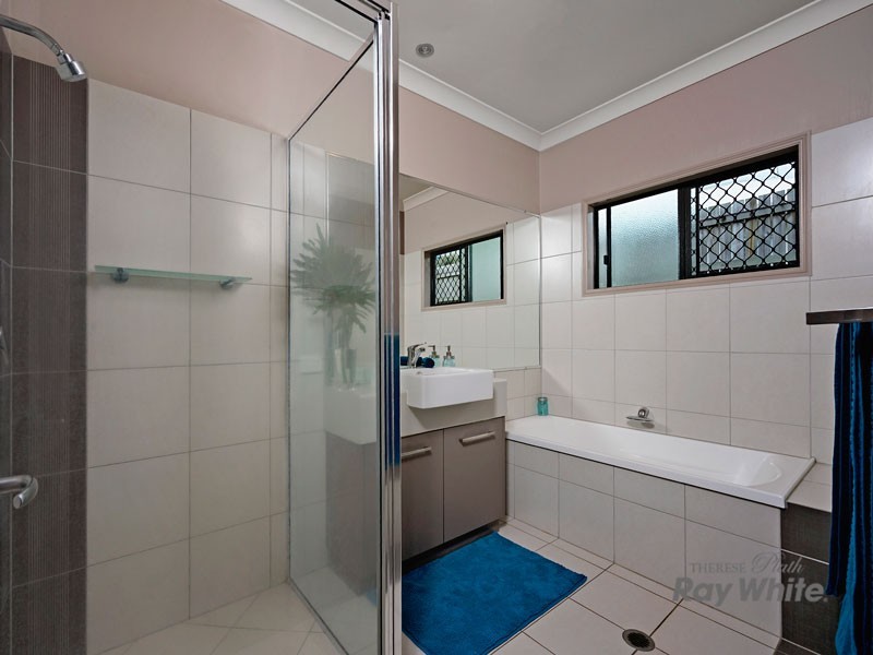 11 Cheyne Close, Bentley Park QLD 4869