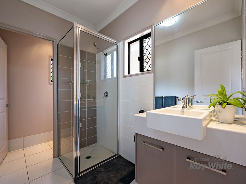 11 Cheyne Close, Bentley Park QLD 4869