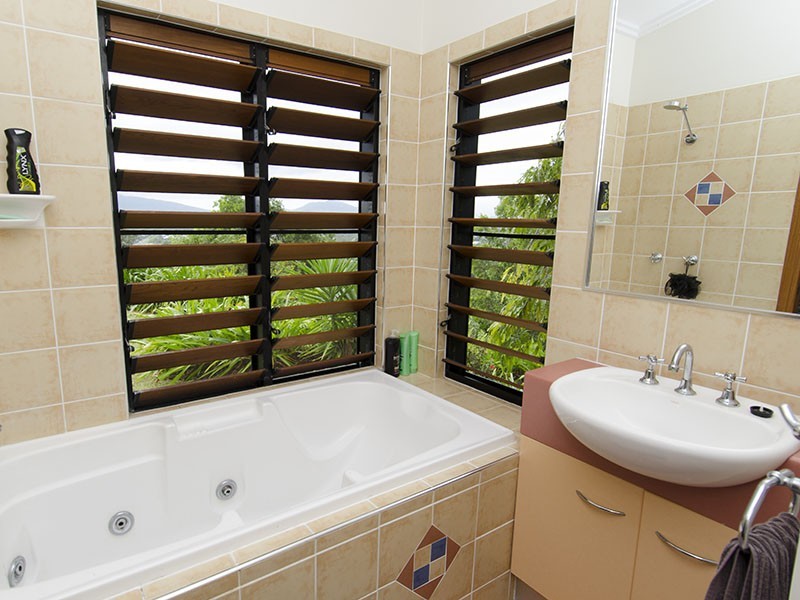 12 Hanah Close, Mount Sheridan QLD 4868