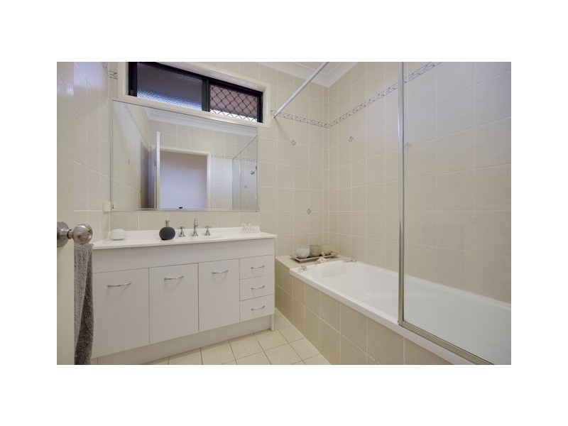 2 Tin Sang Close, Edmonton QLD 4869