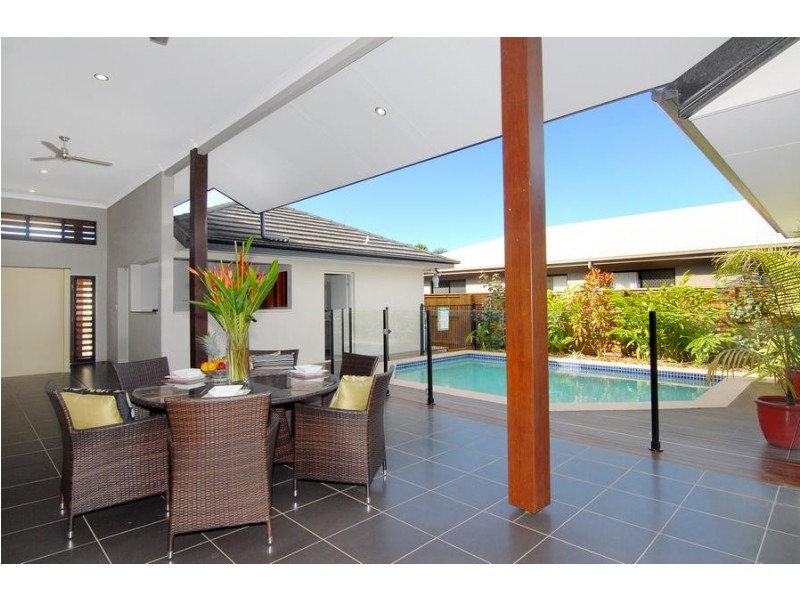 7 Bushlark Place, Smithfield QLD 4878