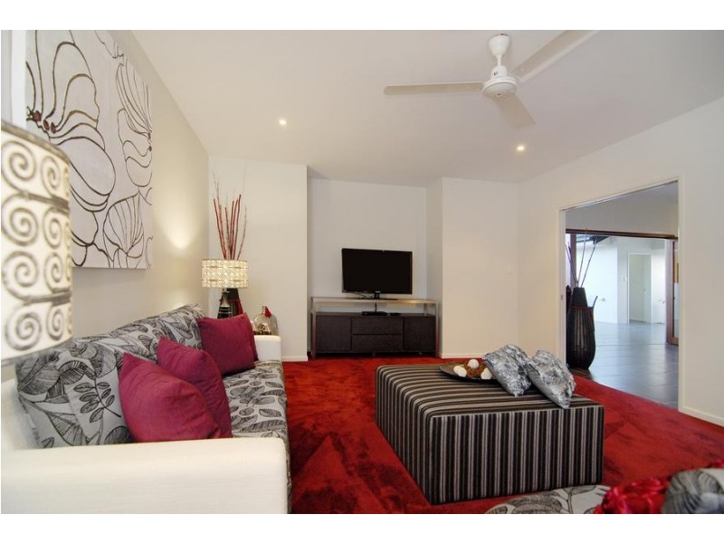 7 Bushlark Place, Smithfield QLD 4878