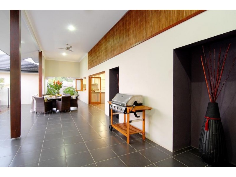 7 Bushlark Place, Smithfield QLD 4878