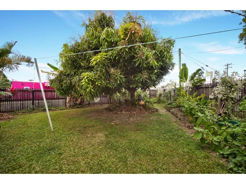 1-3 McKauge Street, Earlville QLD 4870