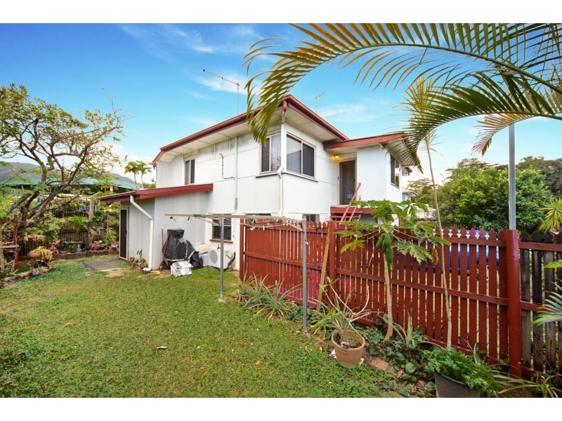 1-3 McKauge Street, Earlville QLD 4870