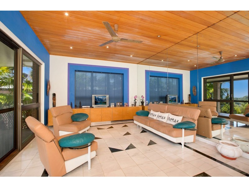 6 Crest Close, Bayview Heights QLD 4868