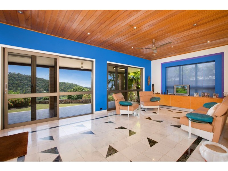 6 Crest Close, Bayview Heights QLD 4868