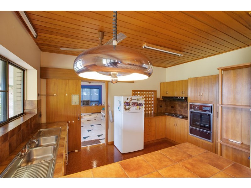 6 Crest Close, Bayview Heights QLD 4868