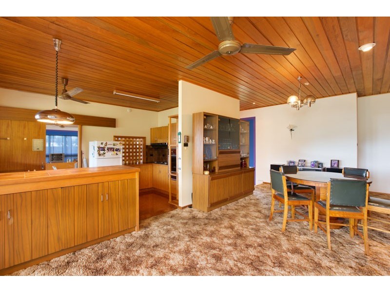 6 Crest Close, Bayview Heights QLD 4868