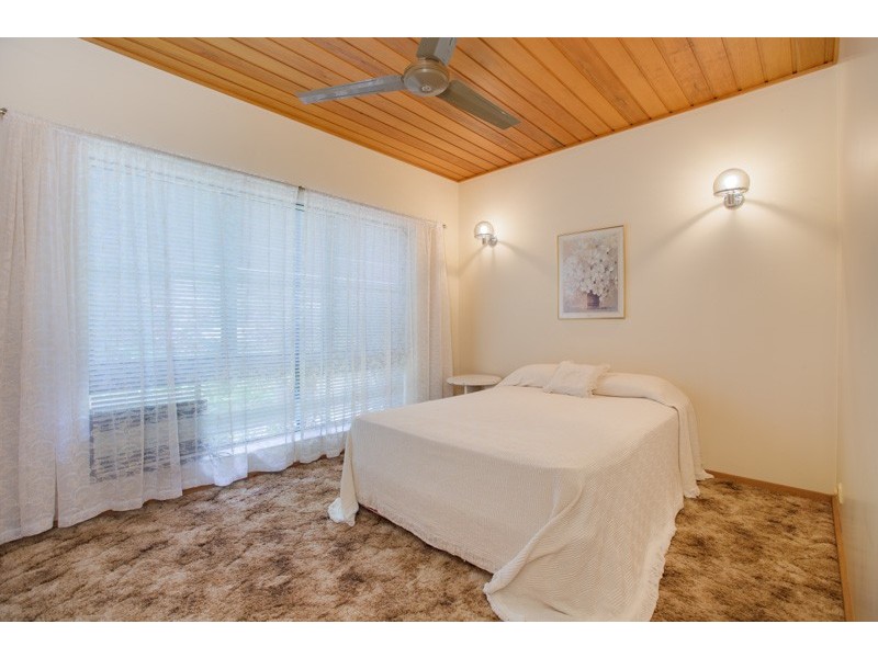 6 Crest Close, Bayview Heights QLD 4868