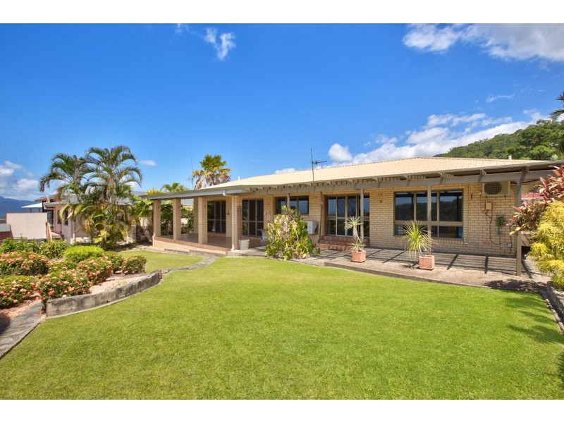 6 Crest Close, Bayview Heights QLD 4868