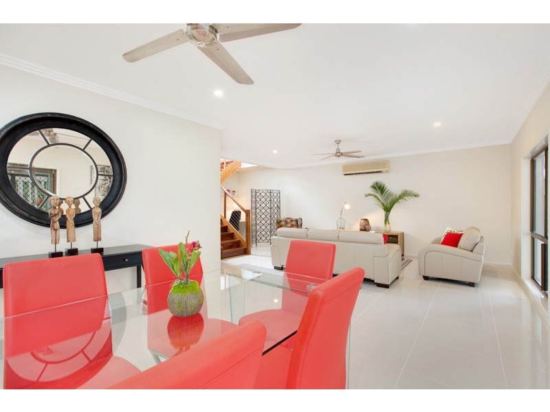 15 Curlewis Close, Brinsmead QLD 4870