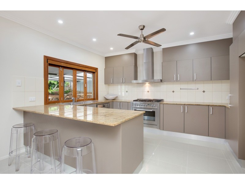 15 Curlewis Close, Brinsmead QLD 4870