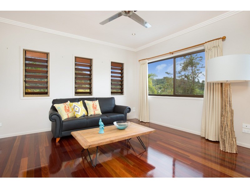 15 Curlewis Close, Brinsmead QLD 4870