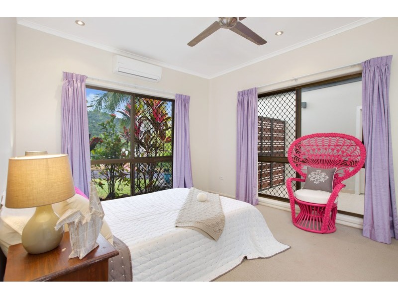 15 Curlewis Close, Brinsmead QLD 4870