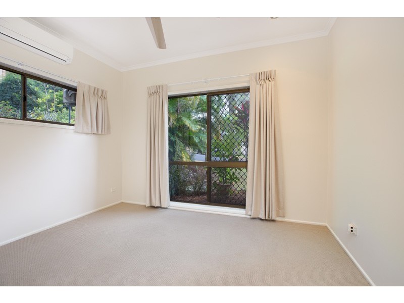 15 Curlewis Close, Brinsmead QLD 4870