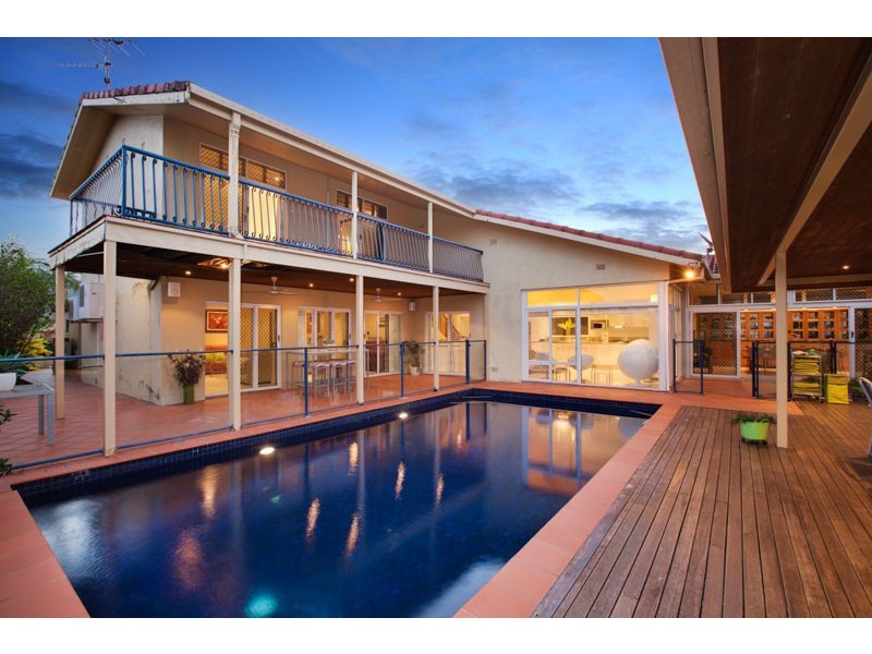 24 Koppen Terrace, Mooroobool QLD 4870