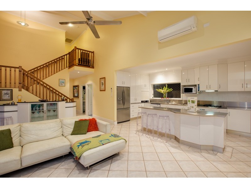 24 Koppen Terrace, Mooroobool QLD 4870