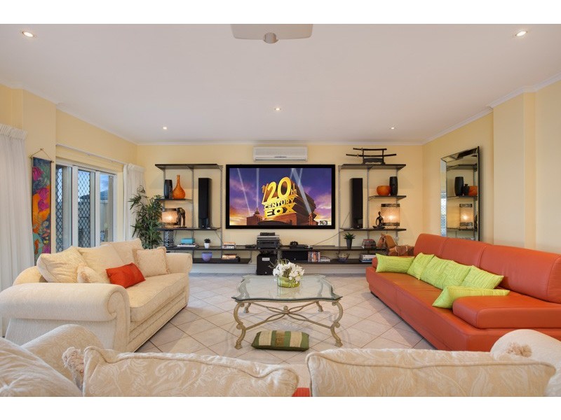 24 Koppen Terrace, Mooroobool QLD 4870