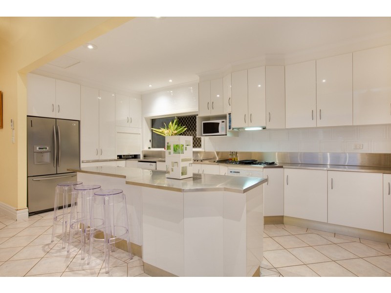 24 Koppen Terrace, Mooroobool QLD 4870