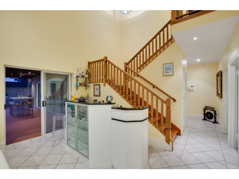 24 Koppen Terrace, Mooroobool QLD 4870