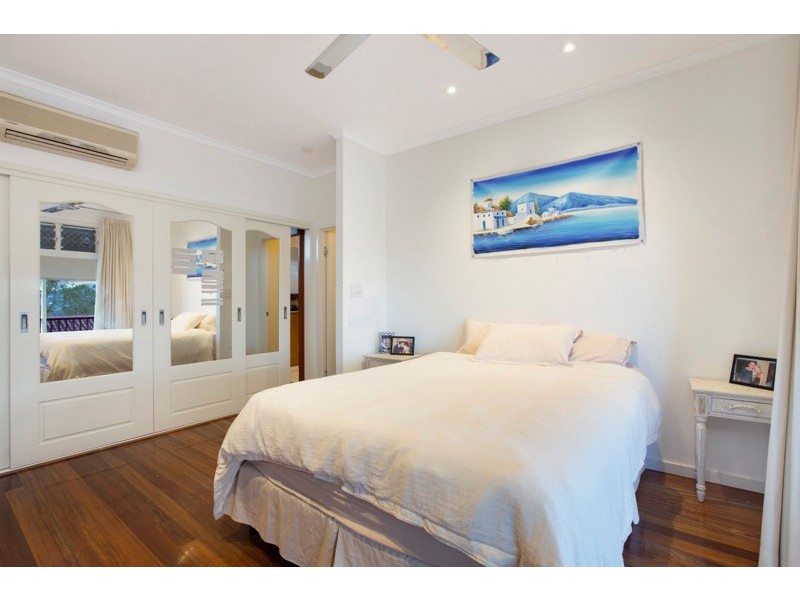 24 Koppen Terrace, Mooroobool QLD 4870