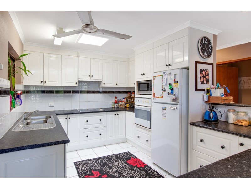 37 Vista Street, Bayview Heights QLD 4868