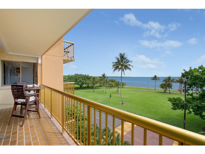 17/249 Esplanade, Cairns North QLD 4870