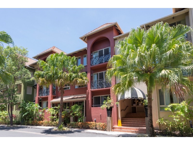 1613/2 Greenslopes Street, Cairns North QLD 4870