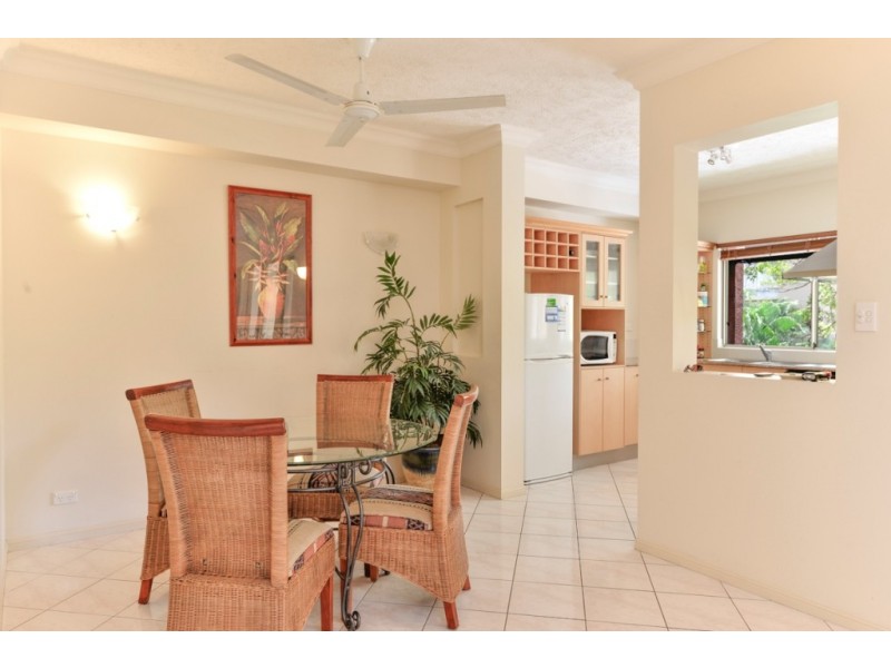 1613/2 Greenslopes Street, Cairns North QLD 4870