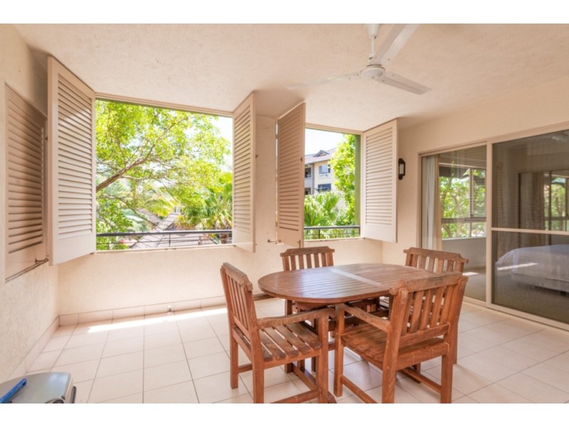1613/2 Greenslopes Street, Cairns North QLD 4870