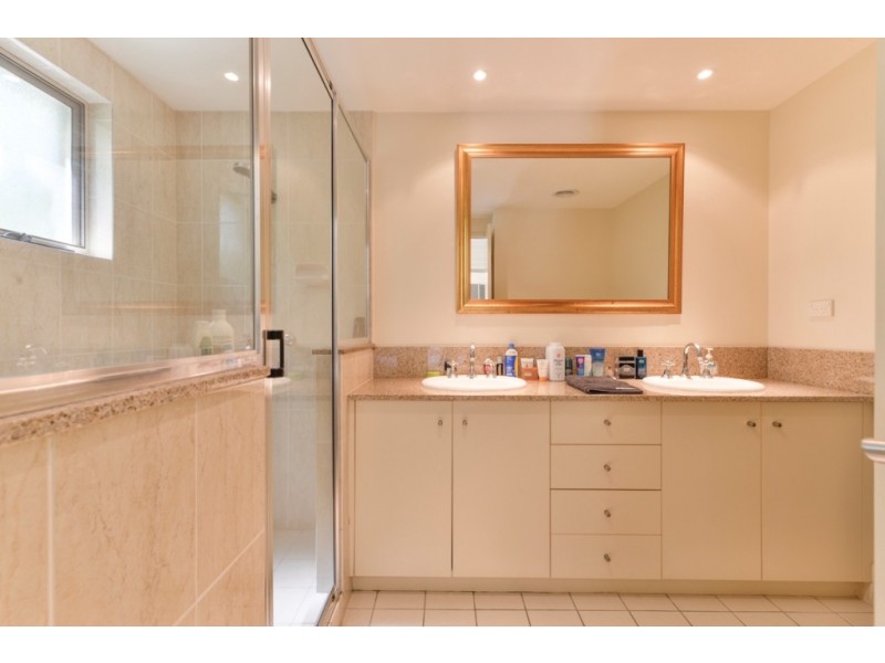 1613/2 Greenslopes Street, Cairns North QLD 4870