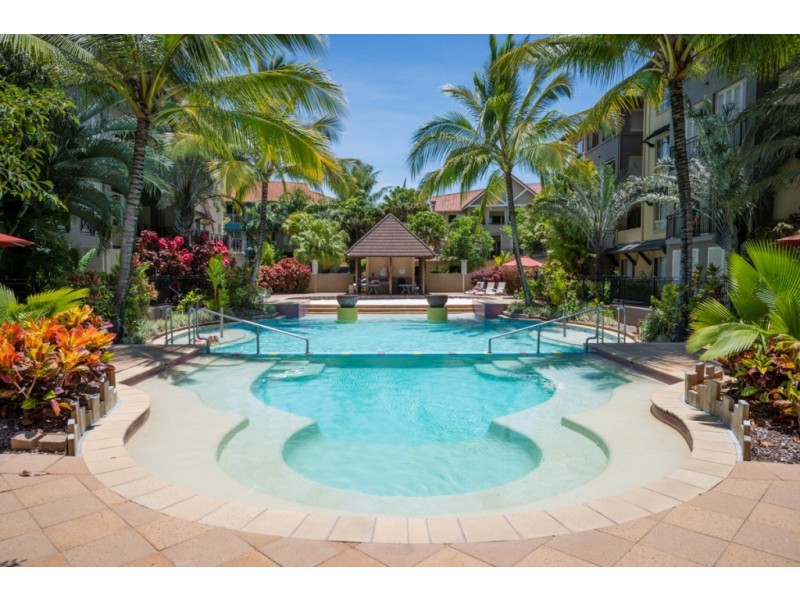 1613/2 Greenslopes Street, Cairns North QLD 4870