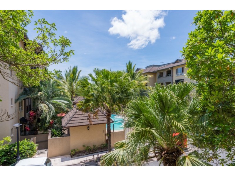 1613/2 Greenslopes Street, Cairns North QLD 4870