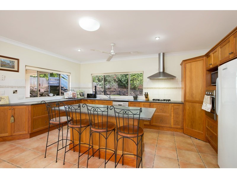 5 Senate Street, Bentley Park QLD 4869