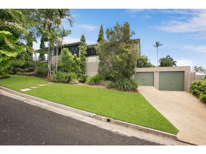 11 Koppen Terrace, Mooroobool QLD 4870