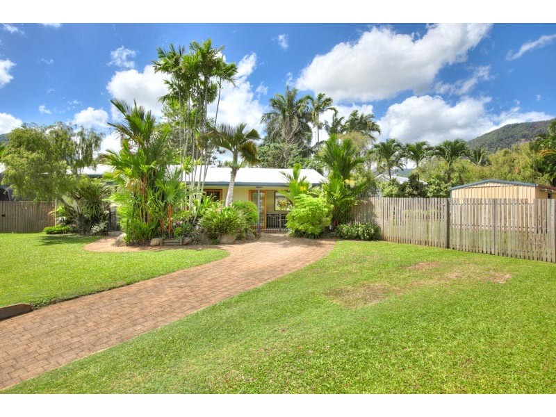 1 Olea Court, Redlynch QLD 4870