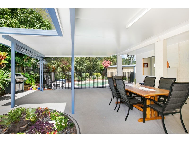 1 Olea Court, Redlynch QLD 4870