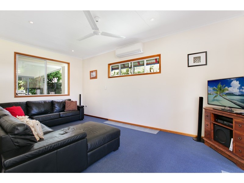 1 Olea Court, Redlynch QLD 4870