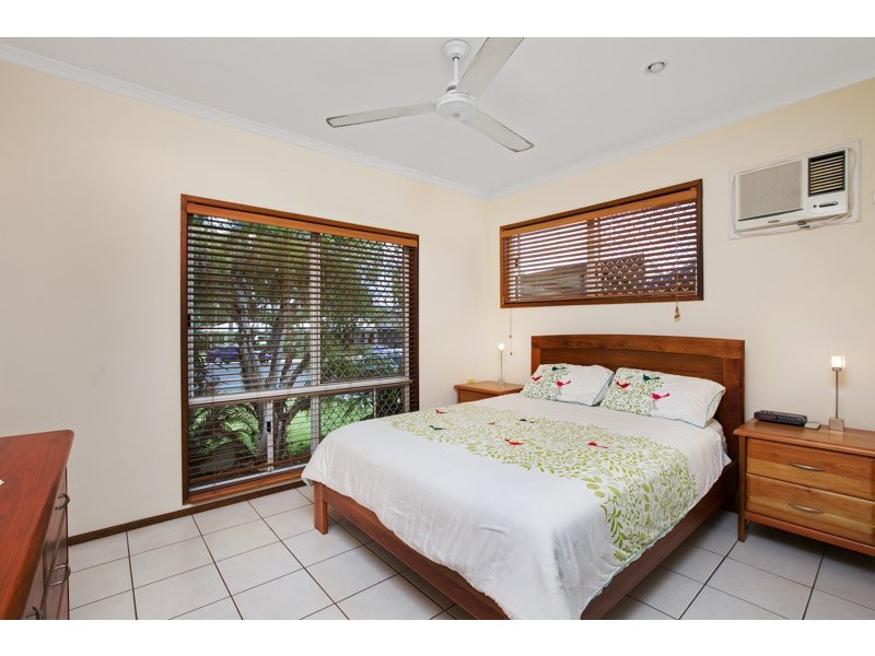 1 Olea Court, Redlynch QLD 4870