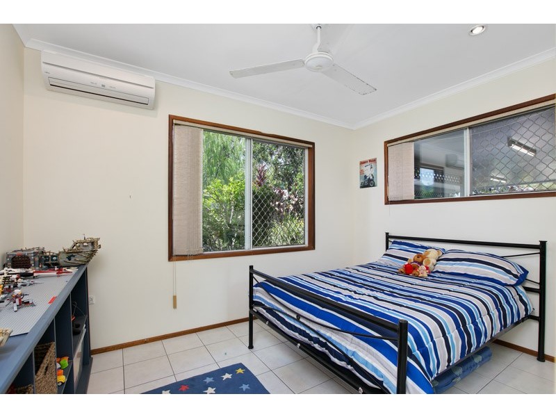 1 Olea Court, Redlynch QLD 4870