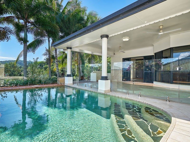 4 Mist Green Close, Brinsmead QLD 4870