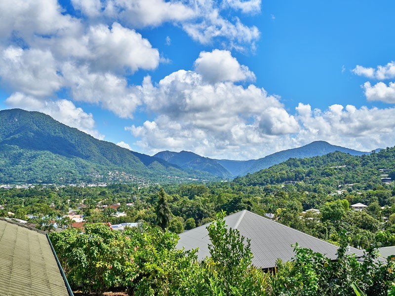 4 Mist Green Close, Brinsmead QLD 4870