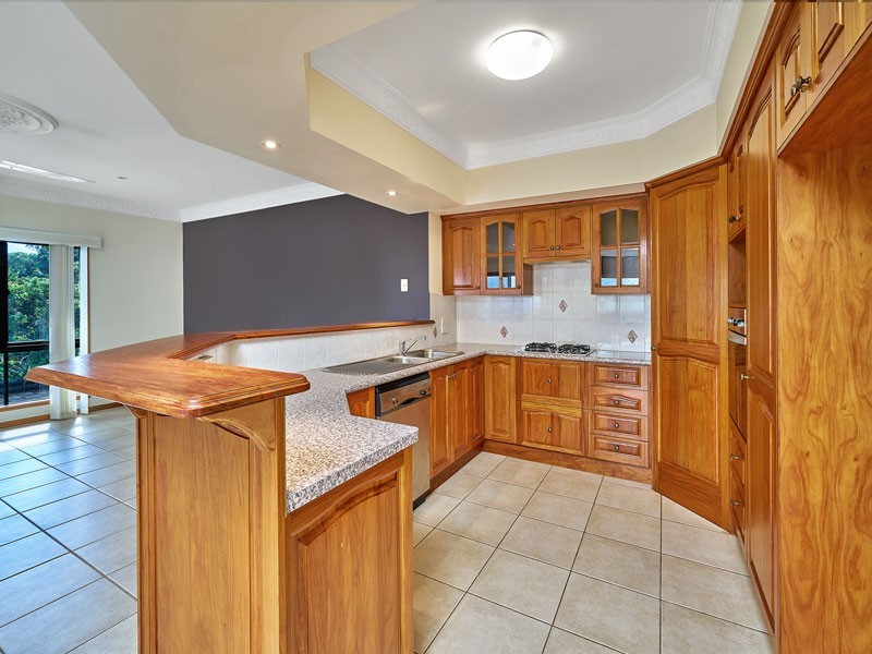 4 Mist Green Close, Brinsmead QLD 4870