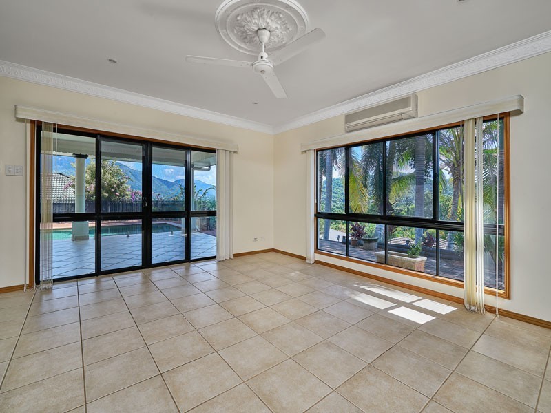 4 Mist Green Close, Brinsmead QLD 4870