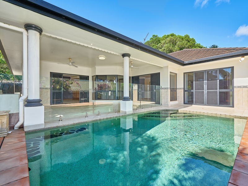 4 Mist Green Close, Brinsmead QLD 4870