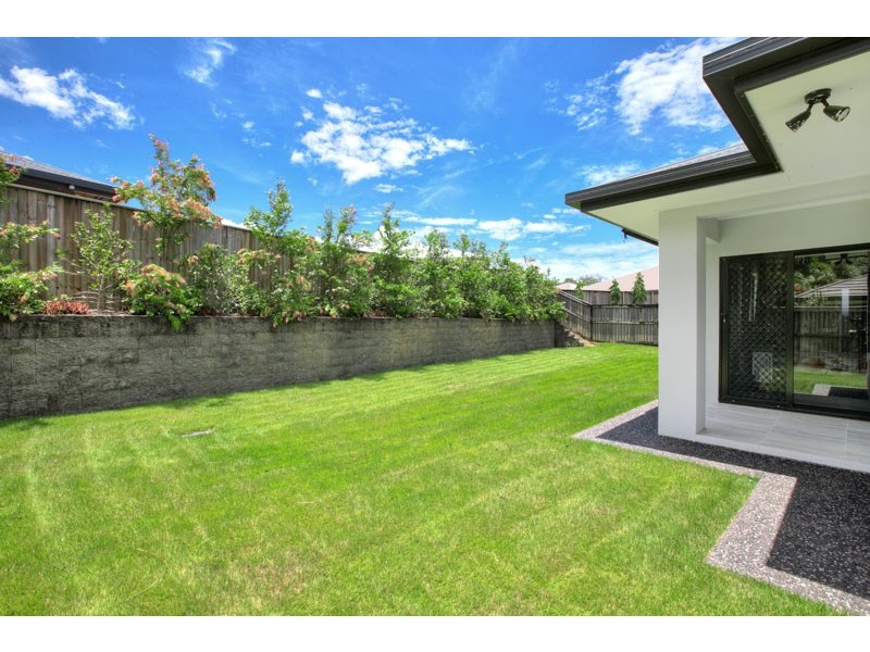 10 Ashwood Circuit, Smithfield QLD 4878