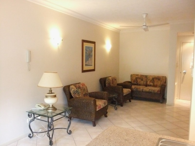 1208/2 Greenslopes Street, Cairns North QLD 4870